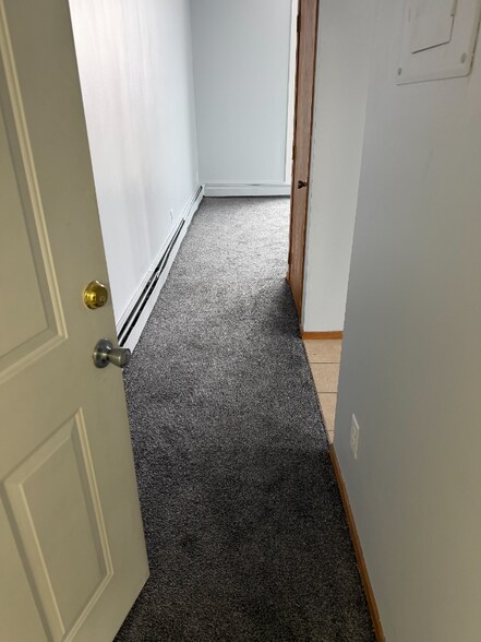 Building Photo - 205 Plum St