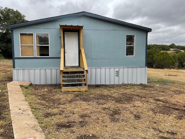 Building Photo - 230 Linda's Ln