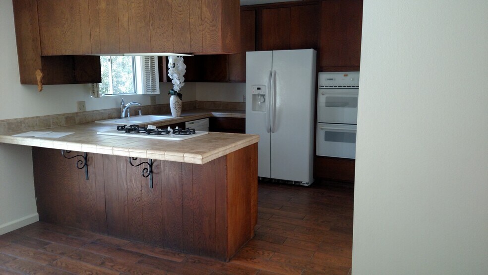 Primary Photo - 869 Via Abajo