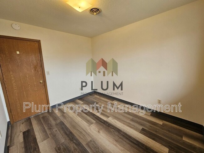 Building Photo - 2340 Fairview Ave