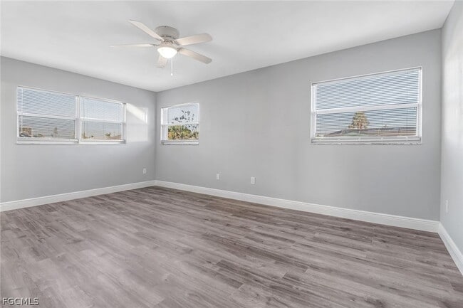 Building Photo - 4312 S Bay Cir