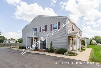 Building Photo - ***WALK TO METRA / 3BDRM - 1BTH / PET FRIE...