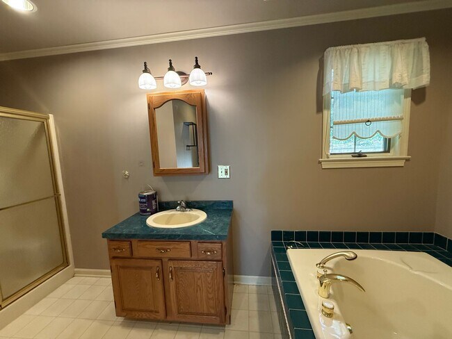 Building Photo - 1278 Valley Rd