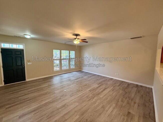 Building Photo - 414 Walnut Woods Dr