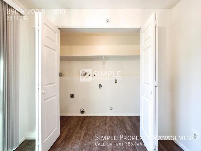 Building Photo - 890 E 200 N