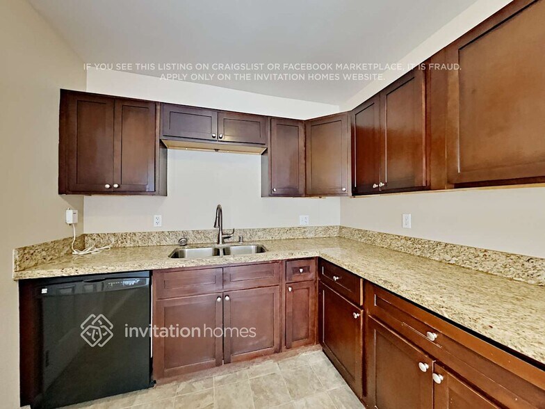 Building Photo - 1463 Sheridan Rd