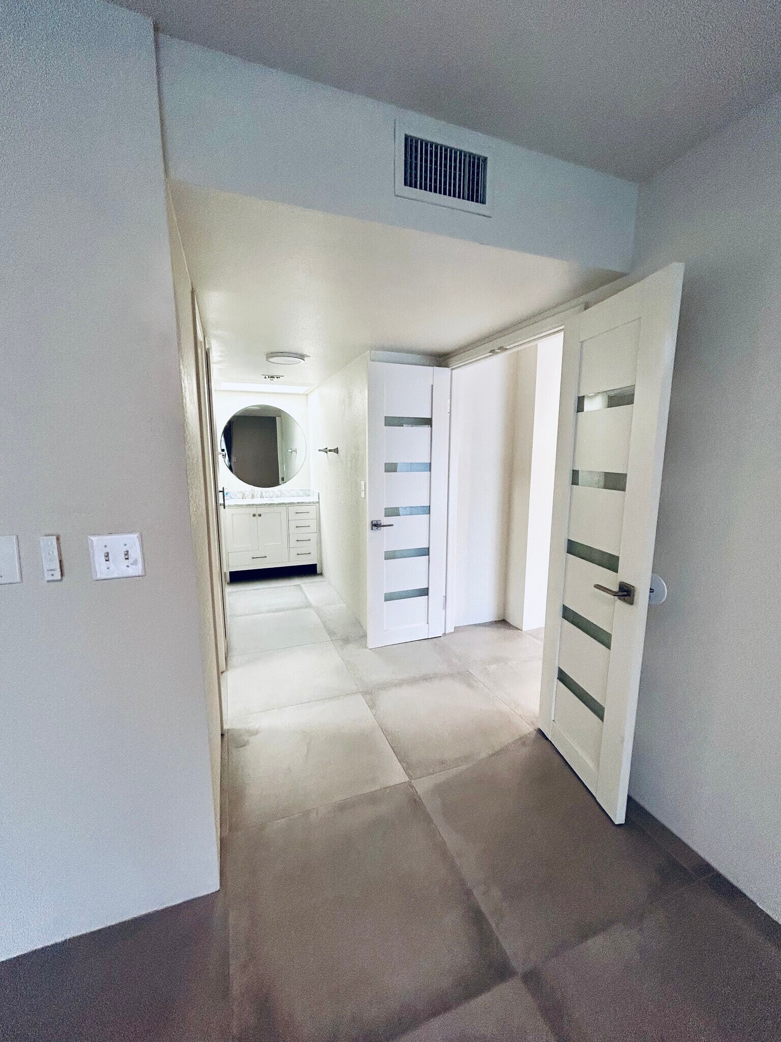 Building Photo - 7557 N Dreamy Draw Dr