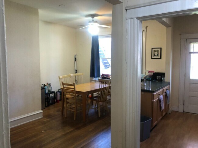 Building Photo - Single Family Home