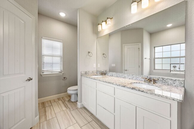 Building Photo - 2237 Aspen