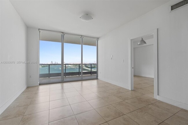 Building Photo - 900 Biscayne Blvd