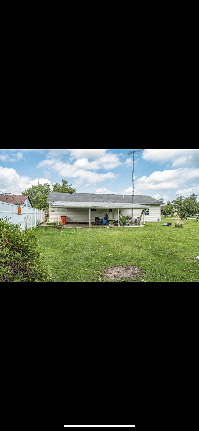 Building Photo - 14103 Southwind Dr