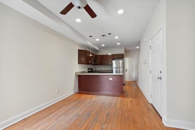 Building Photo - 1424 Willington St