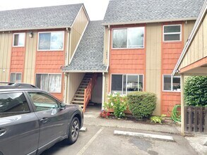 Building Photo - Newly renovated 2 bedroom condo with off-s...