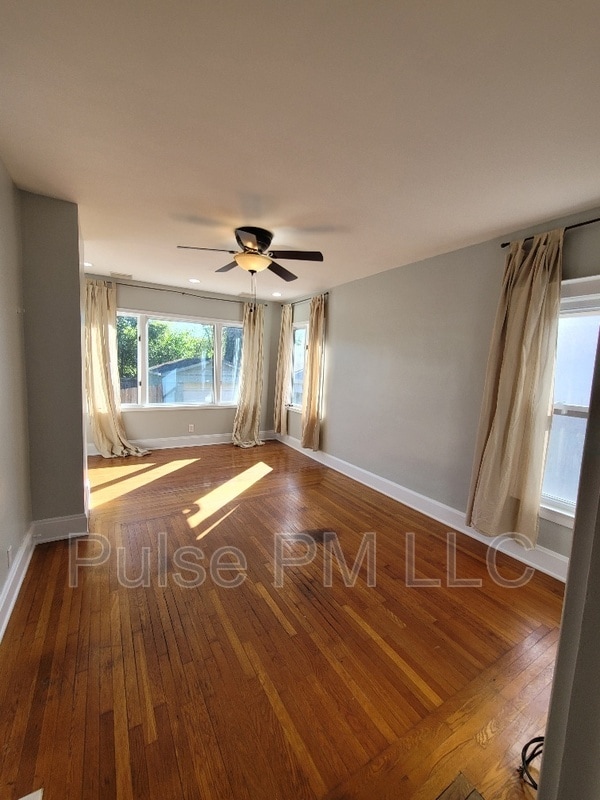 Building Photo - 2222 Oakland Ave