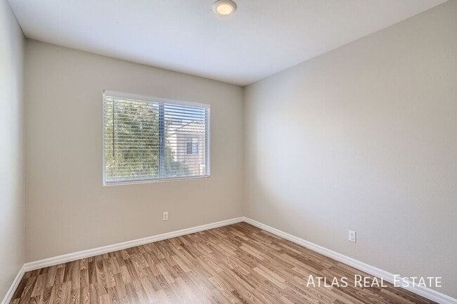 Building Photo - 7875 Constantinople Ave