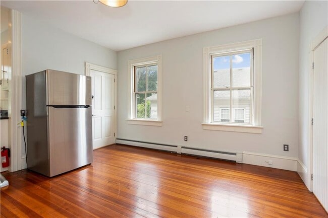 Building Photo - 37 Evergreen St