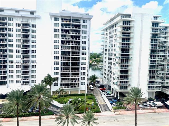 Building Photo - 5757 Collins Ave