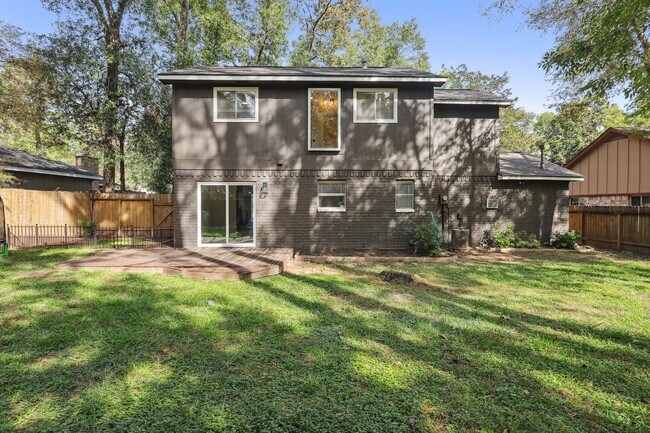 Building Photo - 68 Yewleaf Rd