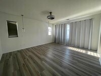 Building Photo - 1079 Calle Deceo