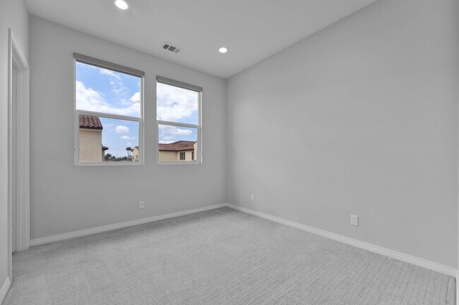 Building Photo - 2434s Tapestry Wy
