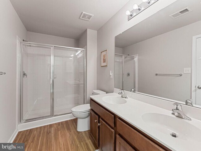 Building Photo - 1126 Munyon Dr