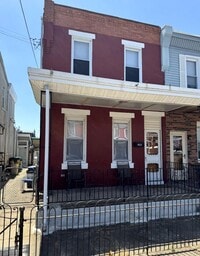 Building Photo - 3Bedroom 1Bathroom home in Bridesburg Avai...