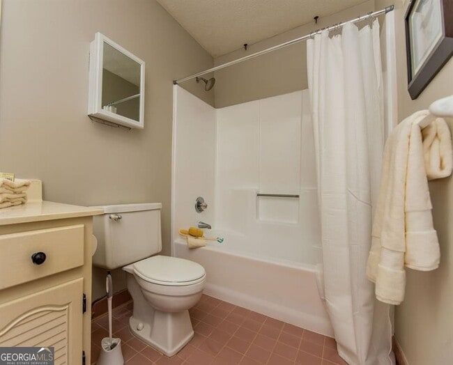 Building Photo - 180 Crabtree Dr