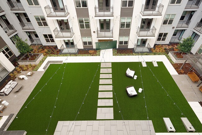 Building Photo - 8900 Six Pines Dr