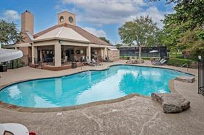 Building Photo - 4242 N Capistrano Dr
