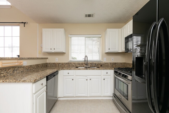 Building Photo - 726 Windcroft Cir NW