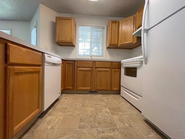 Building Photo - 2238 S Stephen Ave