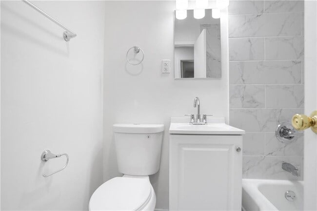 Building Photo - 3075 Stratford Arms Dr