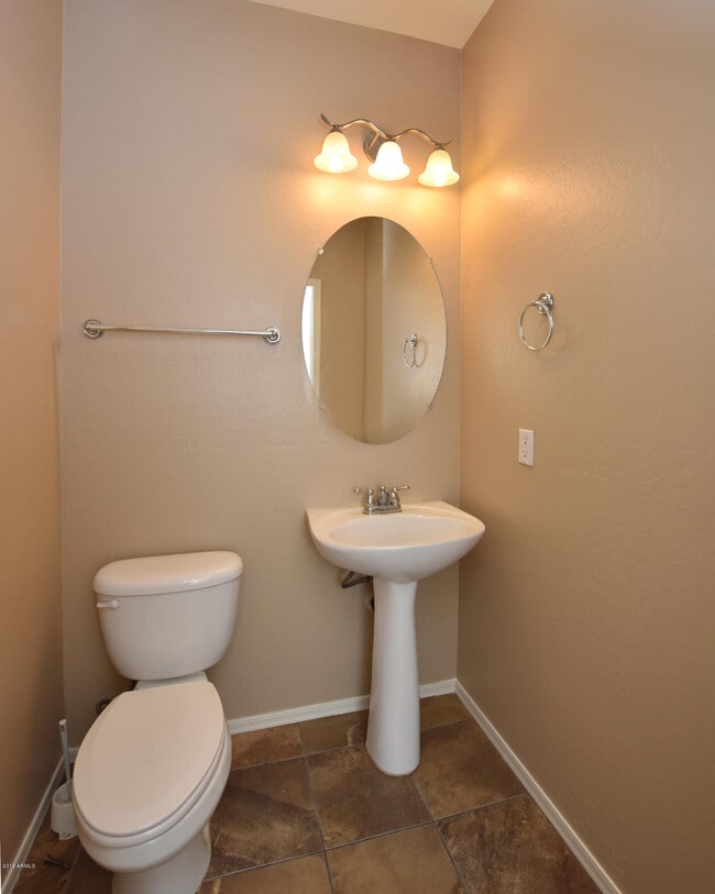 Building Photo - 4757 E Woodside Way