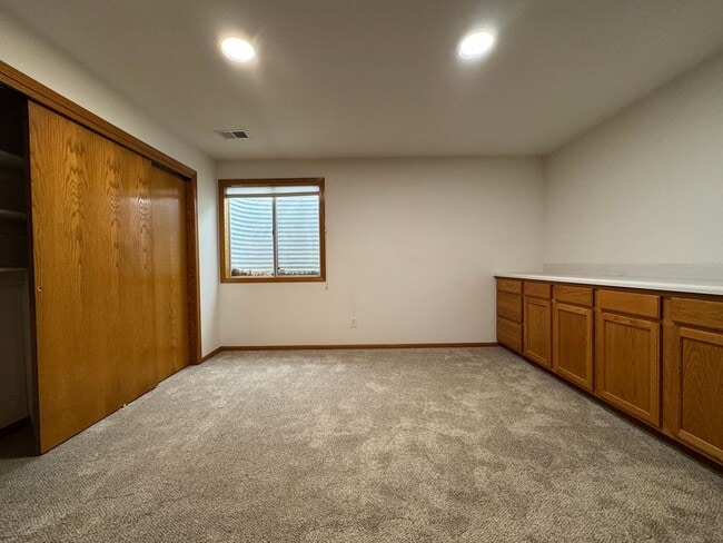 Building Photo - Beautiful home in English Ranch subdivision