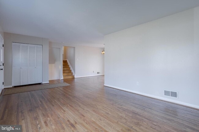 Building Photo - 7117 Hadlow Ct