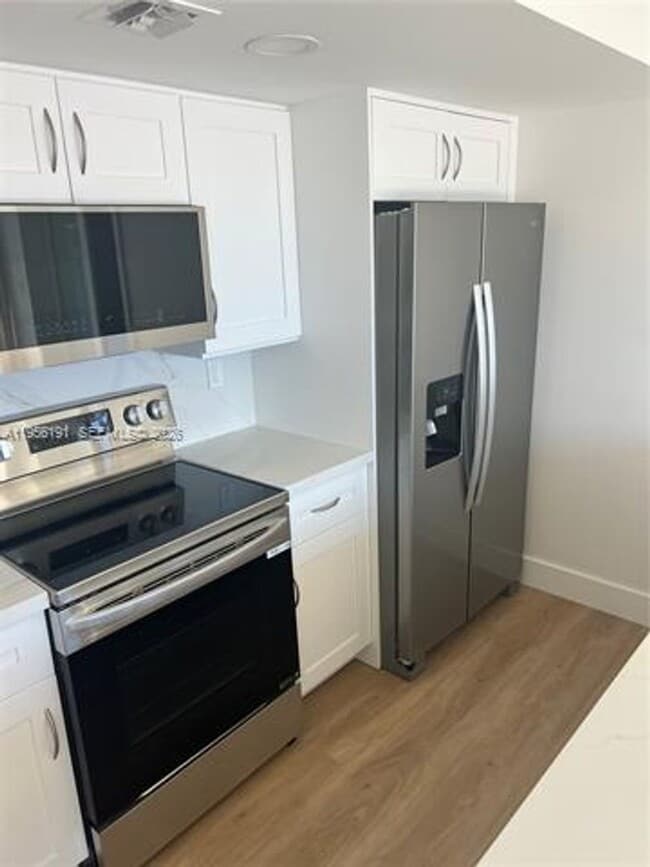 Building Photo - 6484 Miami Lakes Dr