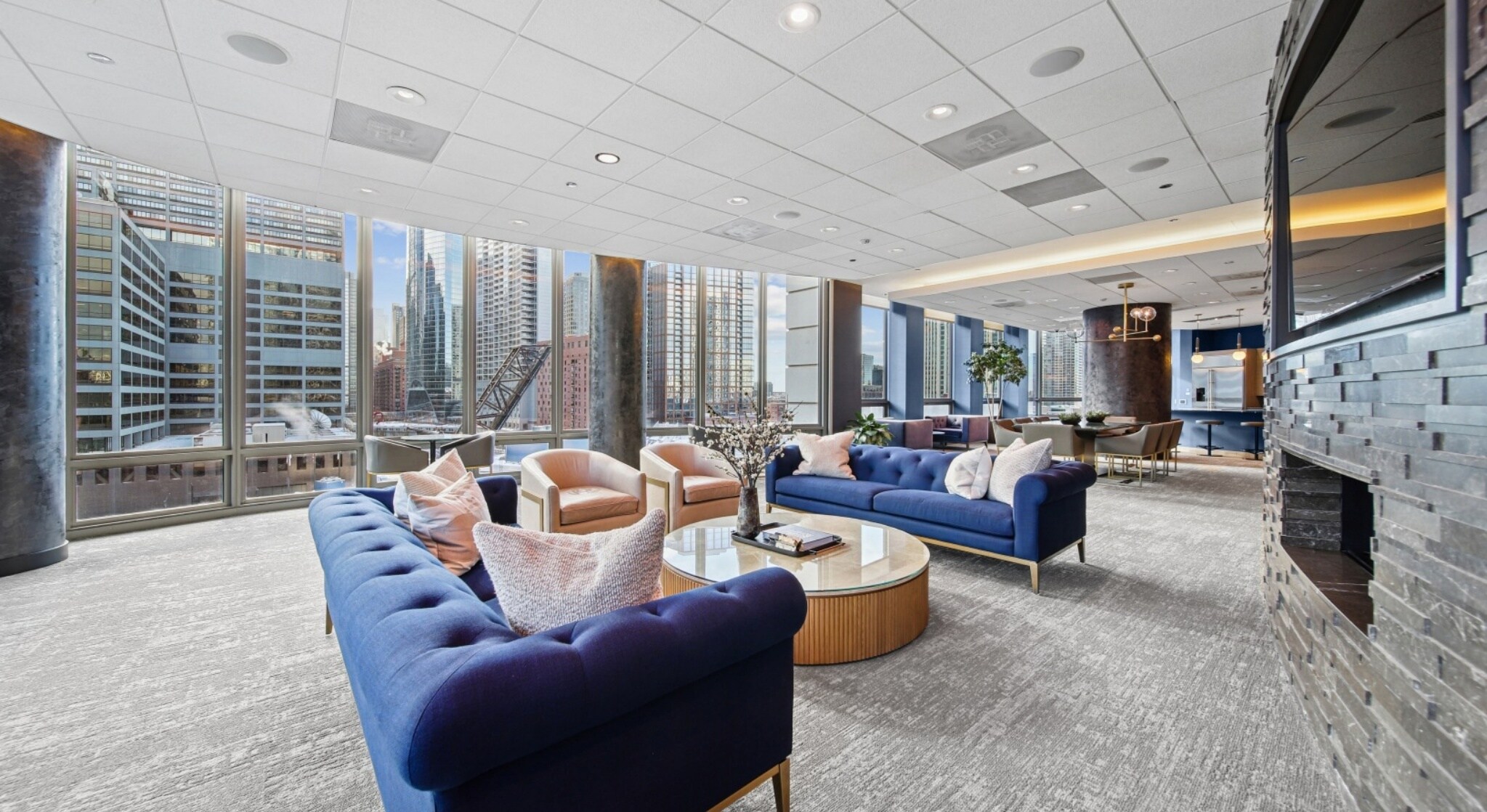 Building Photo - 354 W Hubbard St