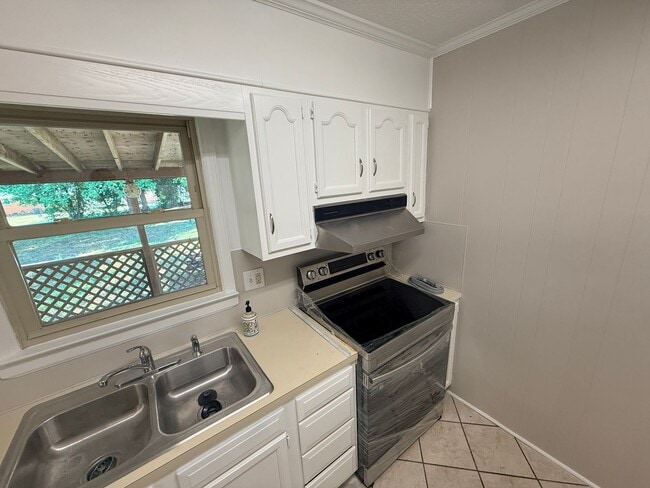 Building Photo - Beautiful Ranch home in Concord