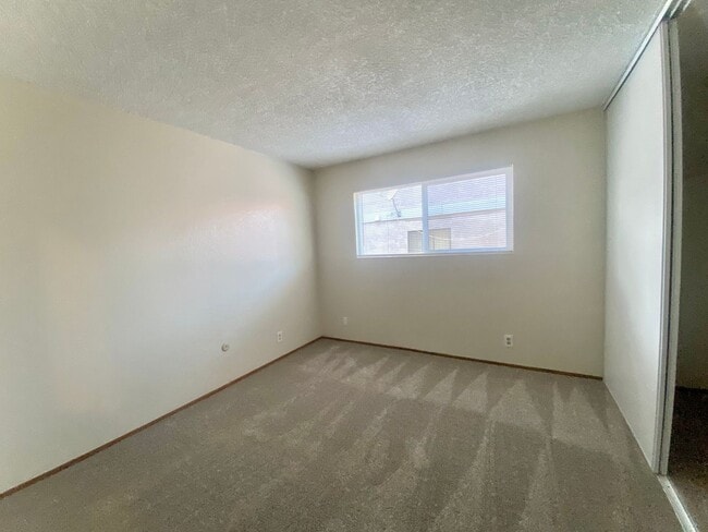 Building Photo - 33935 13th St