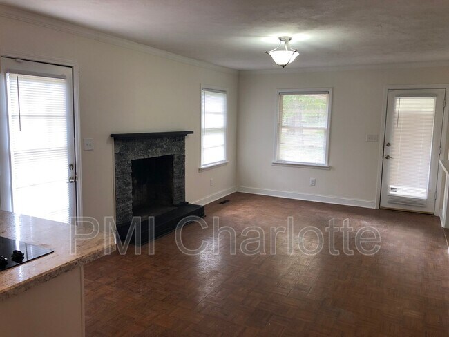 Building Photo - 128 Woodlynn Dr