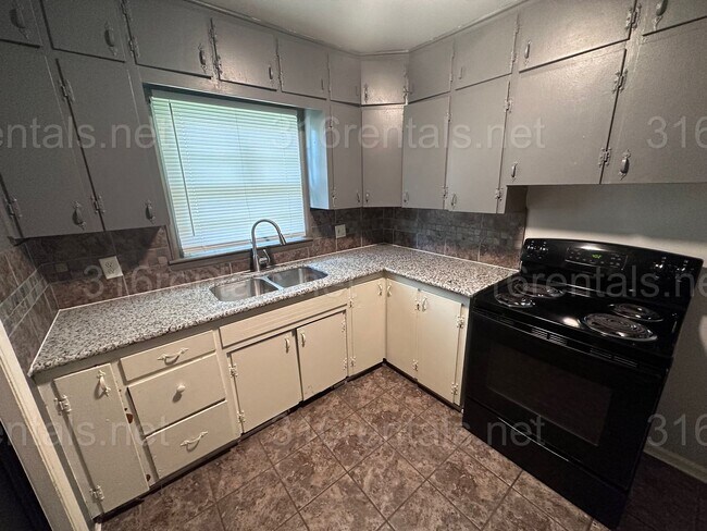 Building Photo - 1514 Park Ln