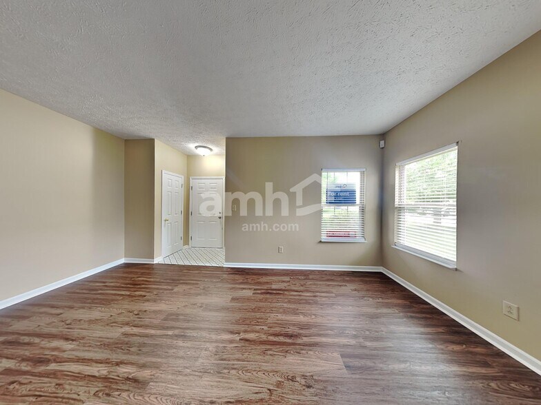 Building Photo - 6591 W Irving Dr