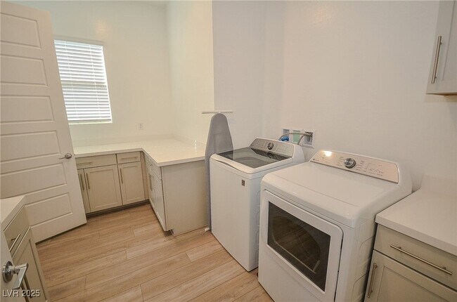Building Photo - 12457 Heritage Bend Dr