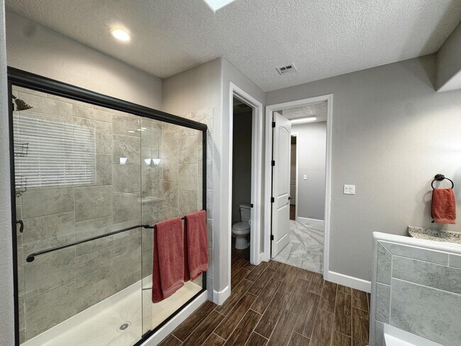 Building Photo - 6801 Prom Ave NE