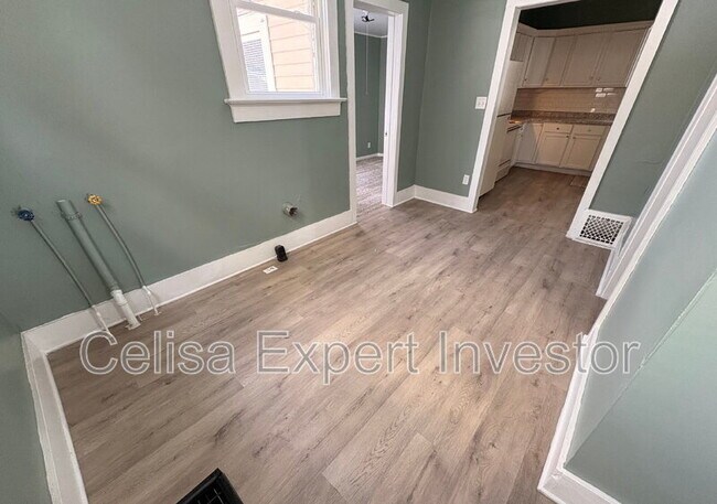 Building Photo - 3731 Webster St