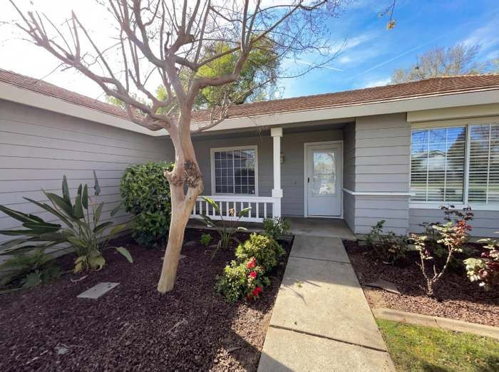 Building Photo - 1041 Shenencock Way