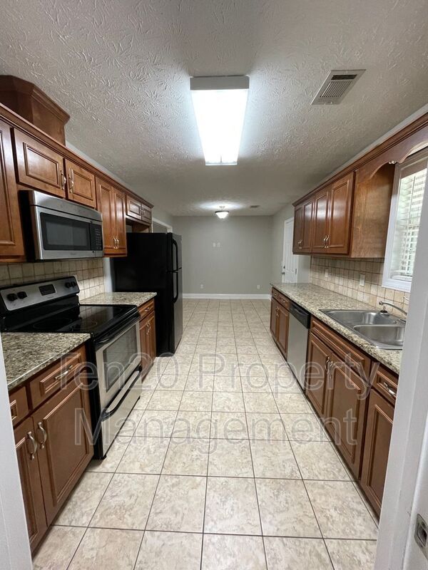 Building Photo - 4508 Auburn Rd