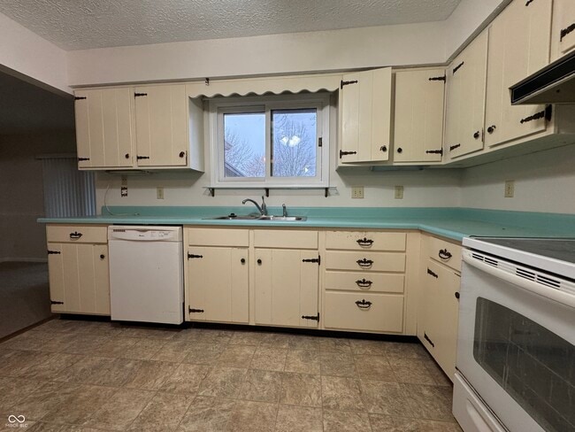 Building Photo - 488 Orchardview Dr