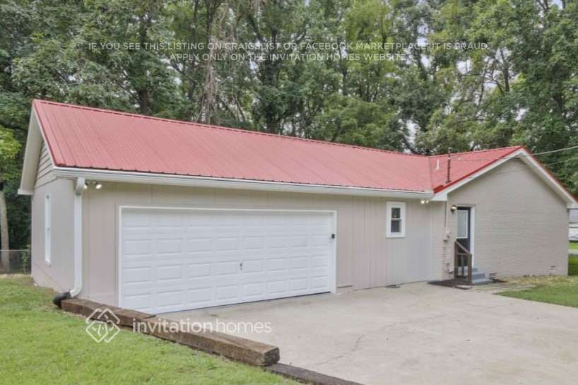 Building Photo - 513 Anderson Ave