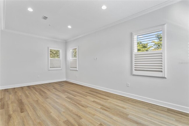 Building Photo - 1903 W Bristol Ave